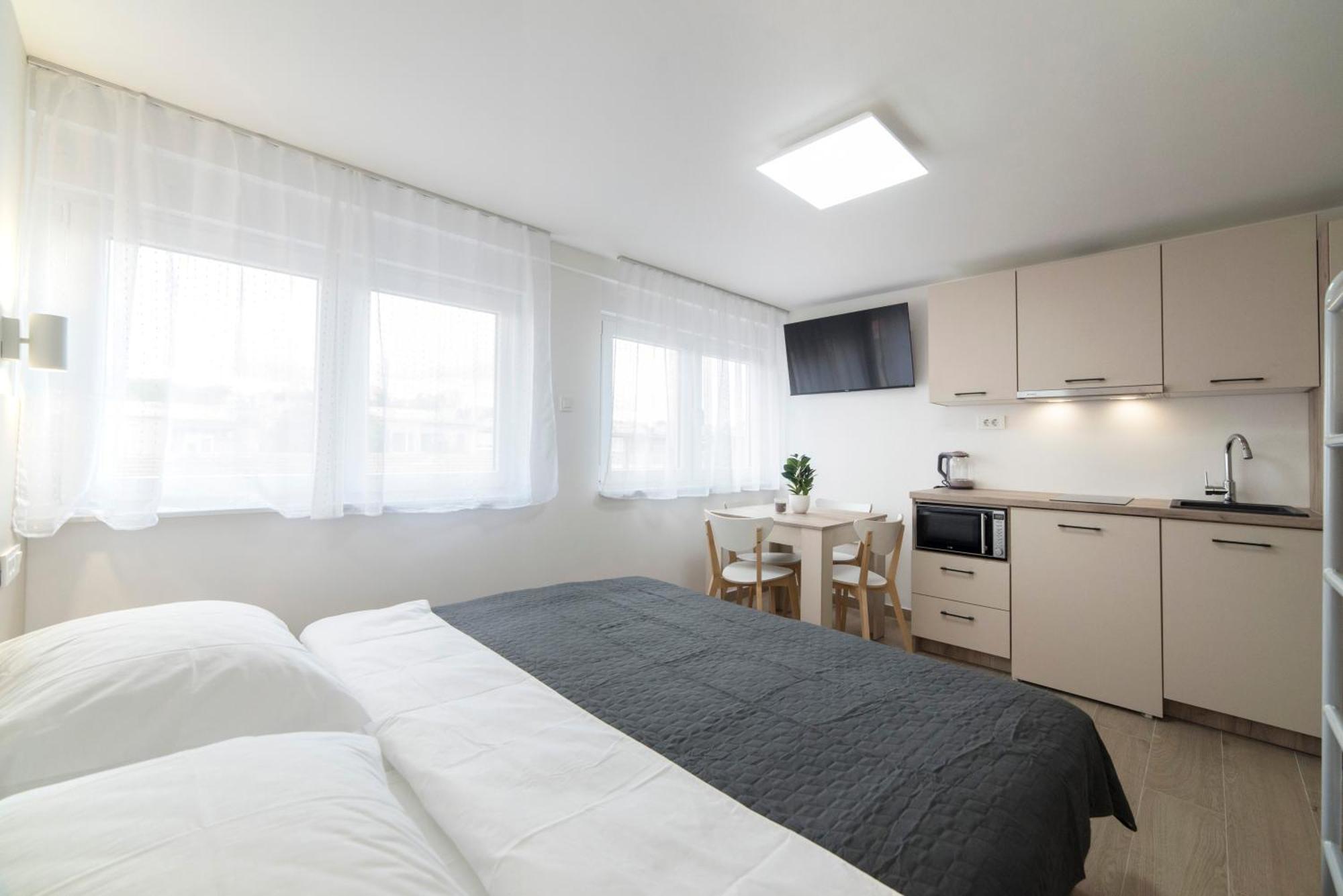 Apartments Pamer, 4Th Floor, No Elevator ザグレブ エクステリア 写真