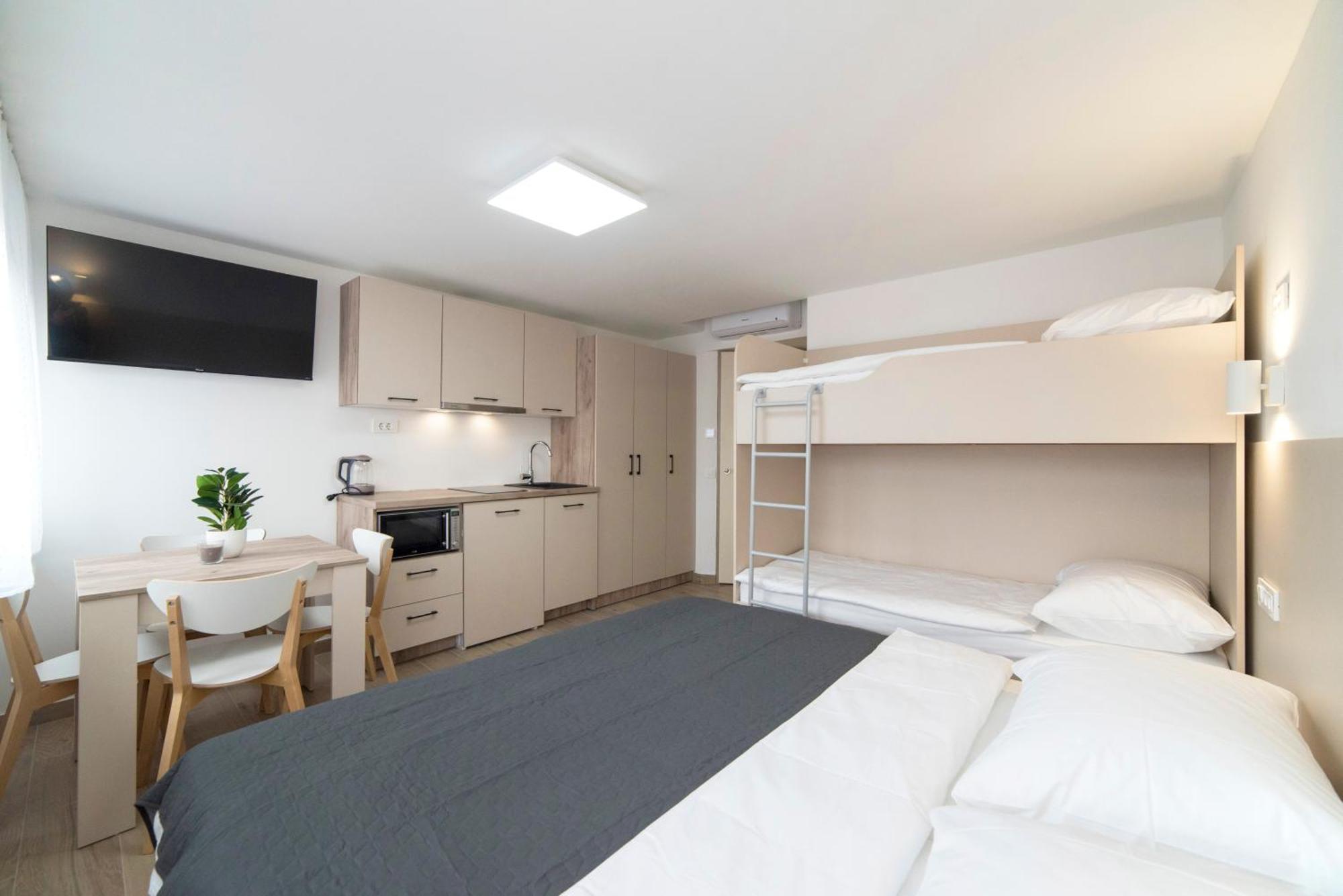 Apartments Pamer, 4Th Floor, No Elevator ザグレブ エクステリア 写真