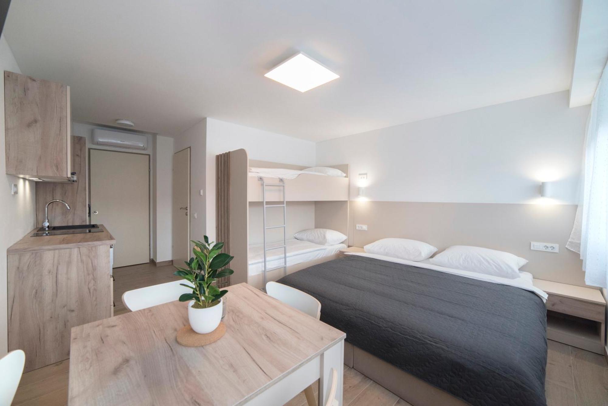 Apartments Pamer, 4Th Floor, No Elevator ザグレブ エクステリア 写真