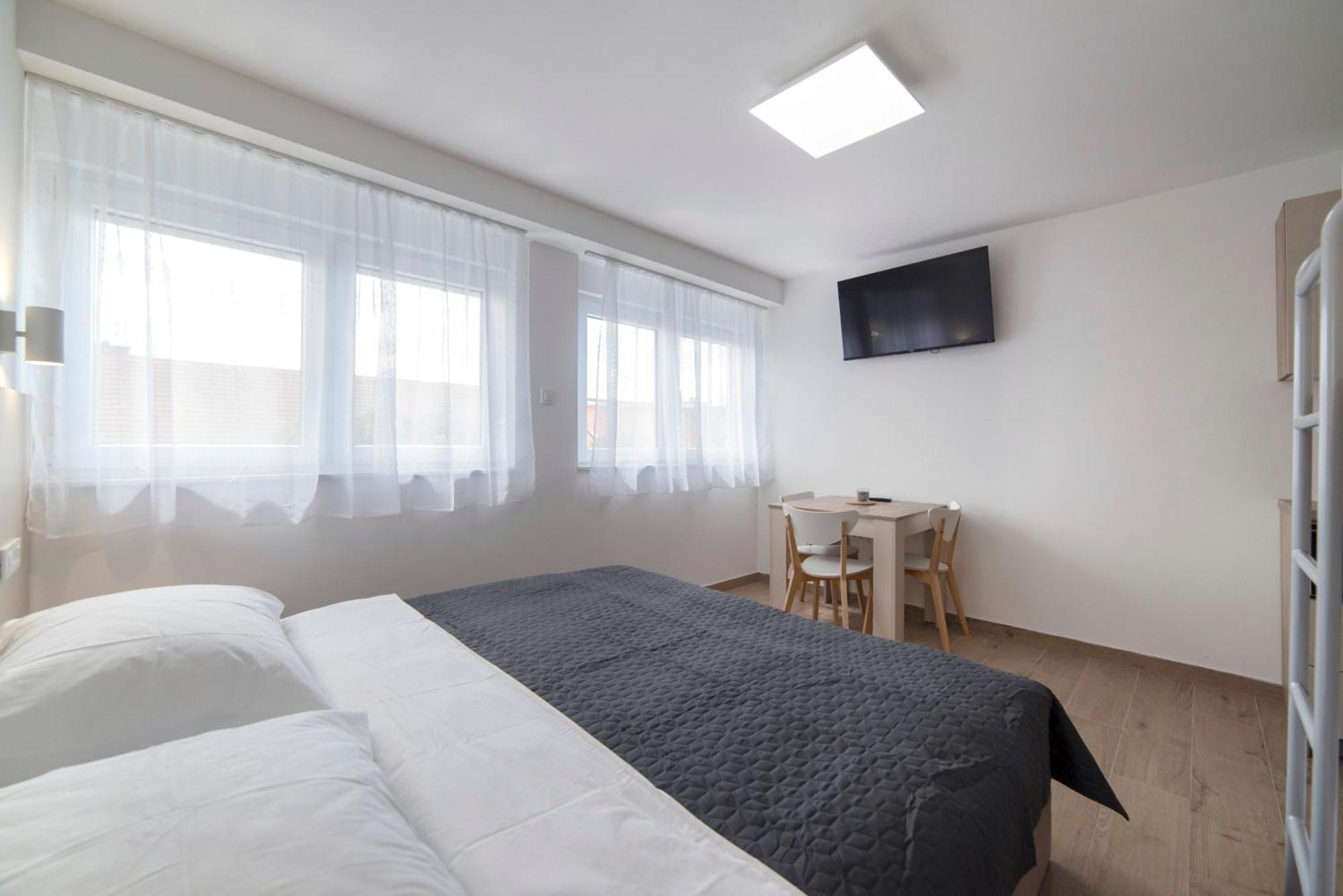 Apartments Pamer, 4Th Floor, No Elevator ザグレブ エクステリア 写真